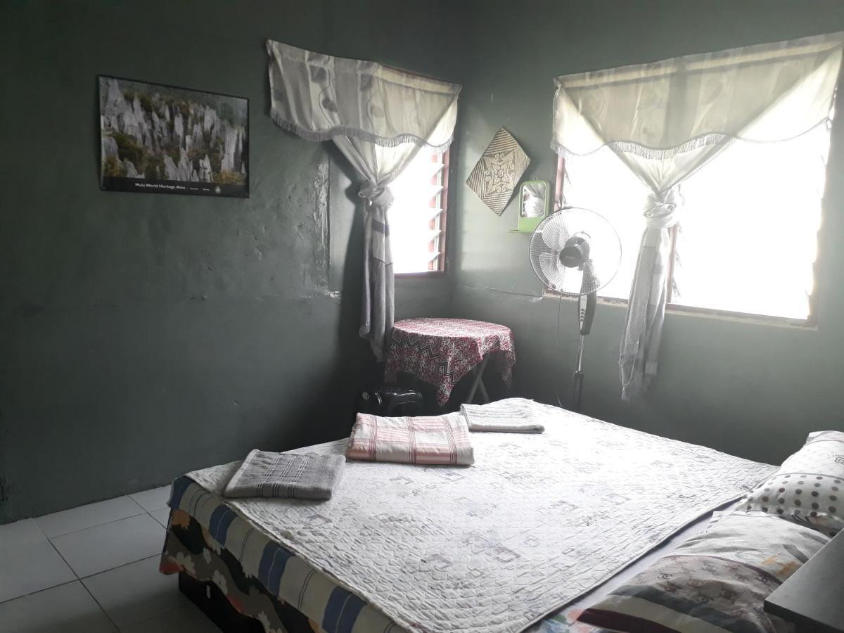 Mulu D Cave Homestay Eksteriør bilde